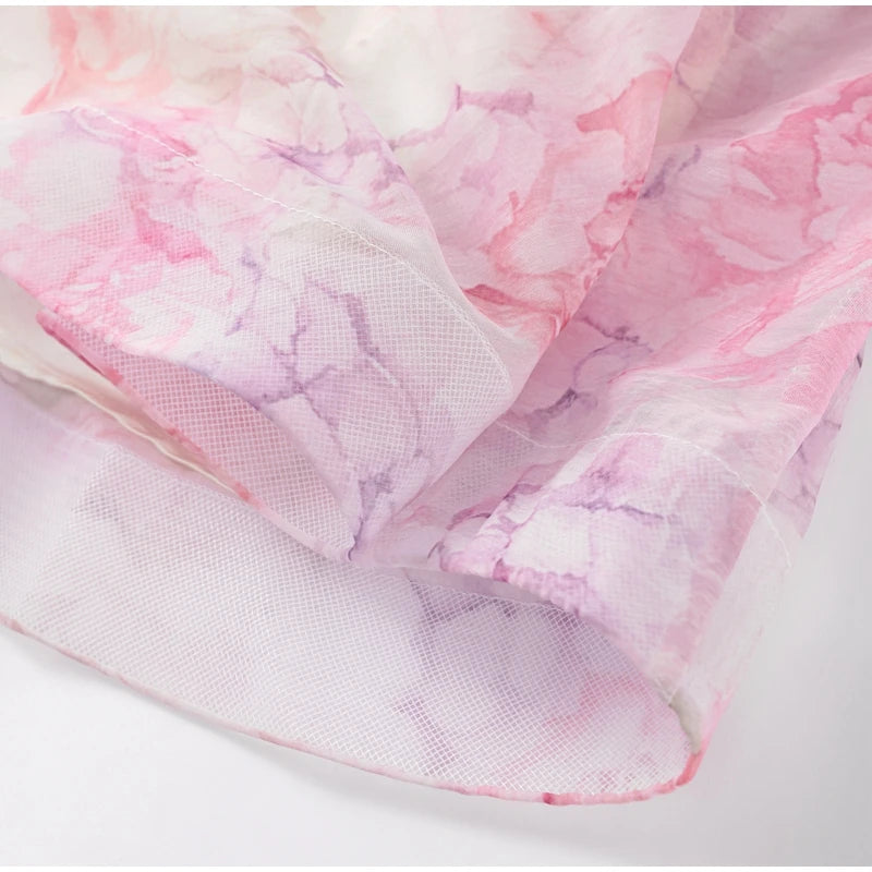 Rosenprint Minikleid mit Volants für Damen – romantisches Sommerkleid in Rosa von Aura Aurora