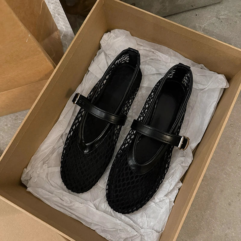 En été, portez des chaussures à bout rond, à boucles droites, décontractées et confortables, des ballerines pour femmes, des chaussures simples Mary Jane découpées, des chaussures en résille
