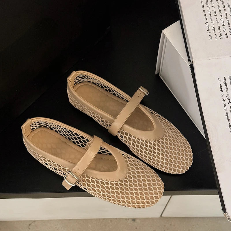 En été, portez des chaussures à bout rond, à boucles droites, décontractées et confortables, des ballerines pour femmes, des chaussures simples Mary Jane découpées, des chaussures en résille