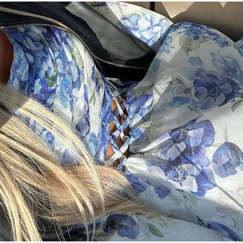 Solea d’Oro – One-Shoulder Couture-Mini in Gelbblüte