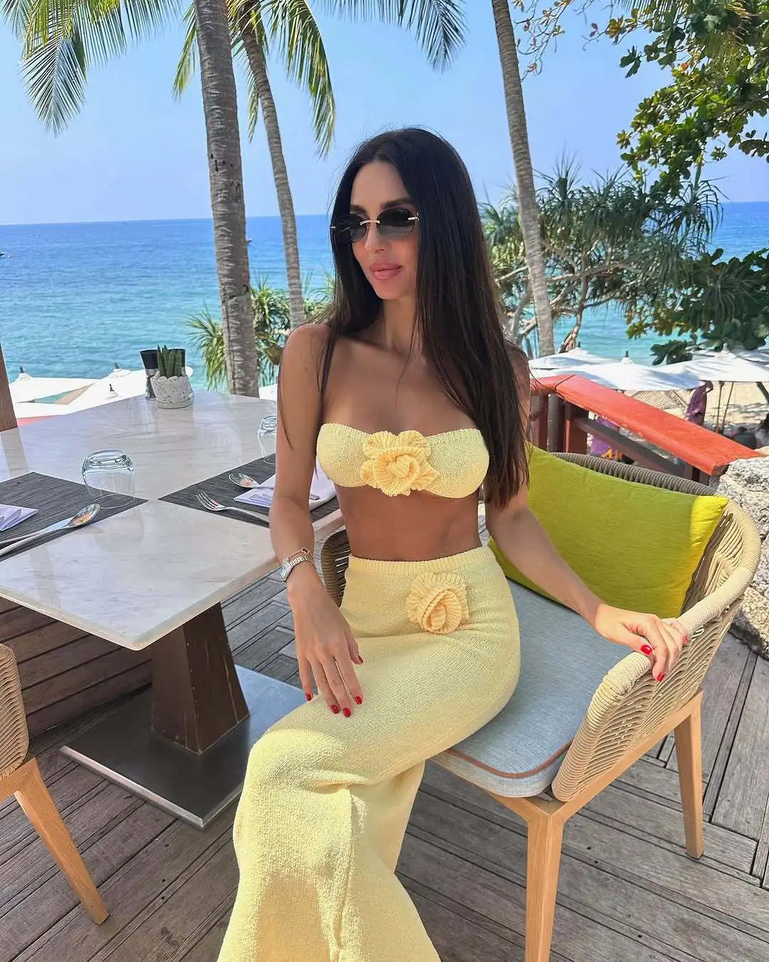 Strick-Zweiteiler Set mit 3D-Rosen-Detail – Sand Fleur von Aura Aurora