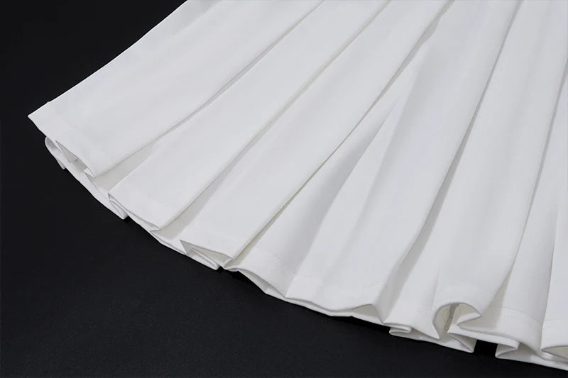 Le Blanc Chic Set - Minirock & V-Ausschnitt Weste