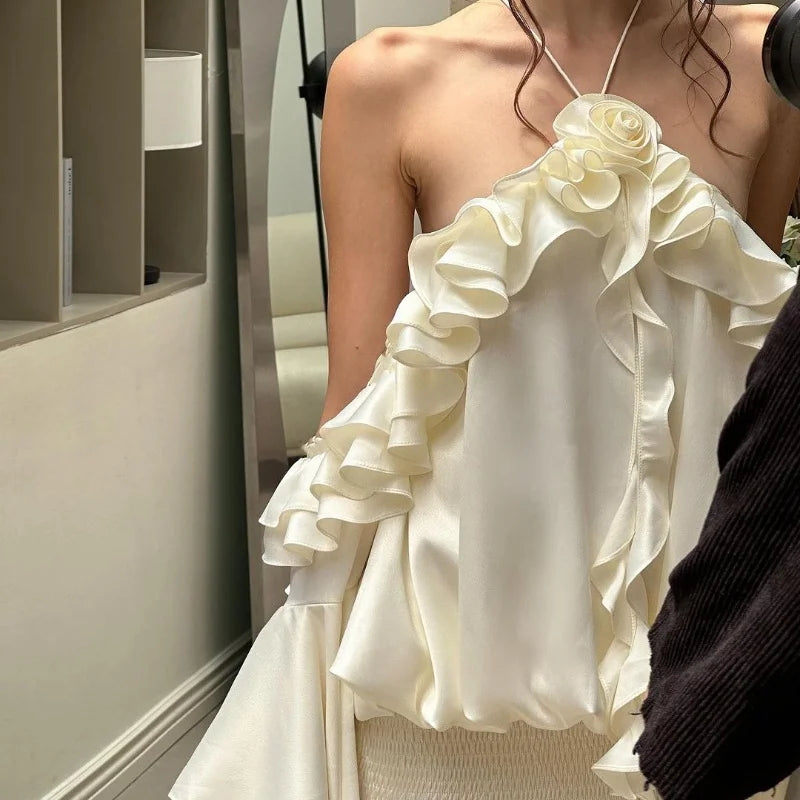 Weißes Volant-Minikleid mit Glockenärmeln im französischen Stil – Fleur de Lune von Aura Aurora