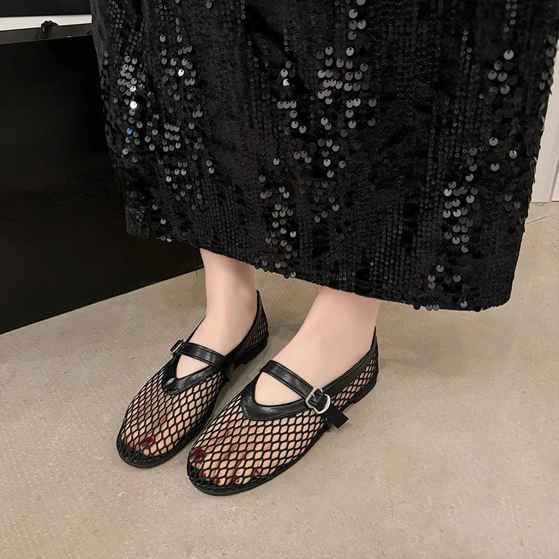 En été, portez des chaussures à bout rond, à boucles droites, décontractées et confortables, des ballerines pour femmes, des chaussures simples Mary Jane découpées, des chaussures en résille