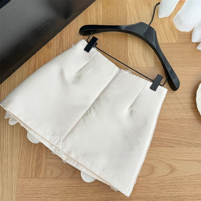 Minirock mit 3D-Rosenstruktur für Damen – Bloomy Skirt von Aura Aurora